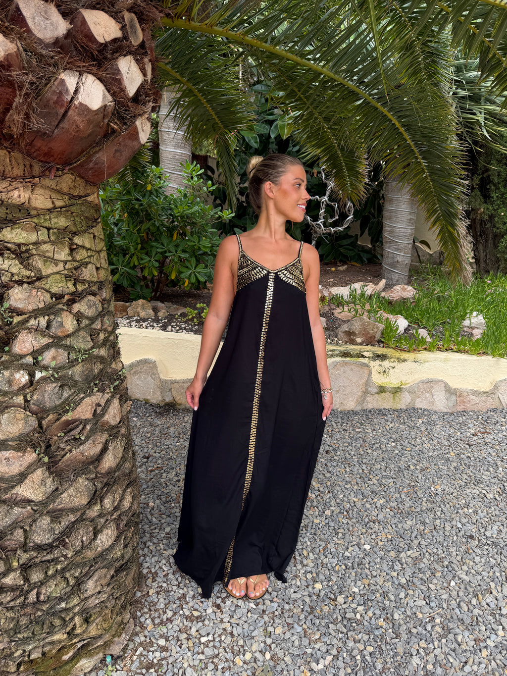 Theia Limited Edition Dress: Elegant hand-embroided backless dress