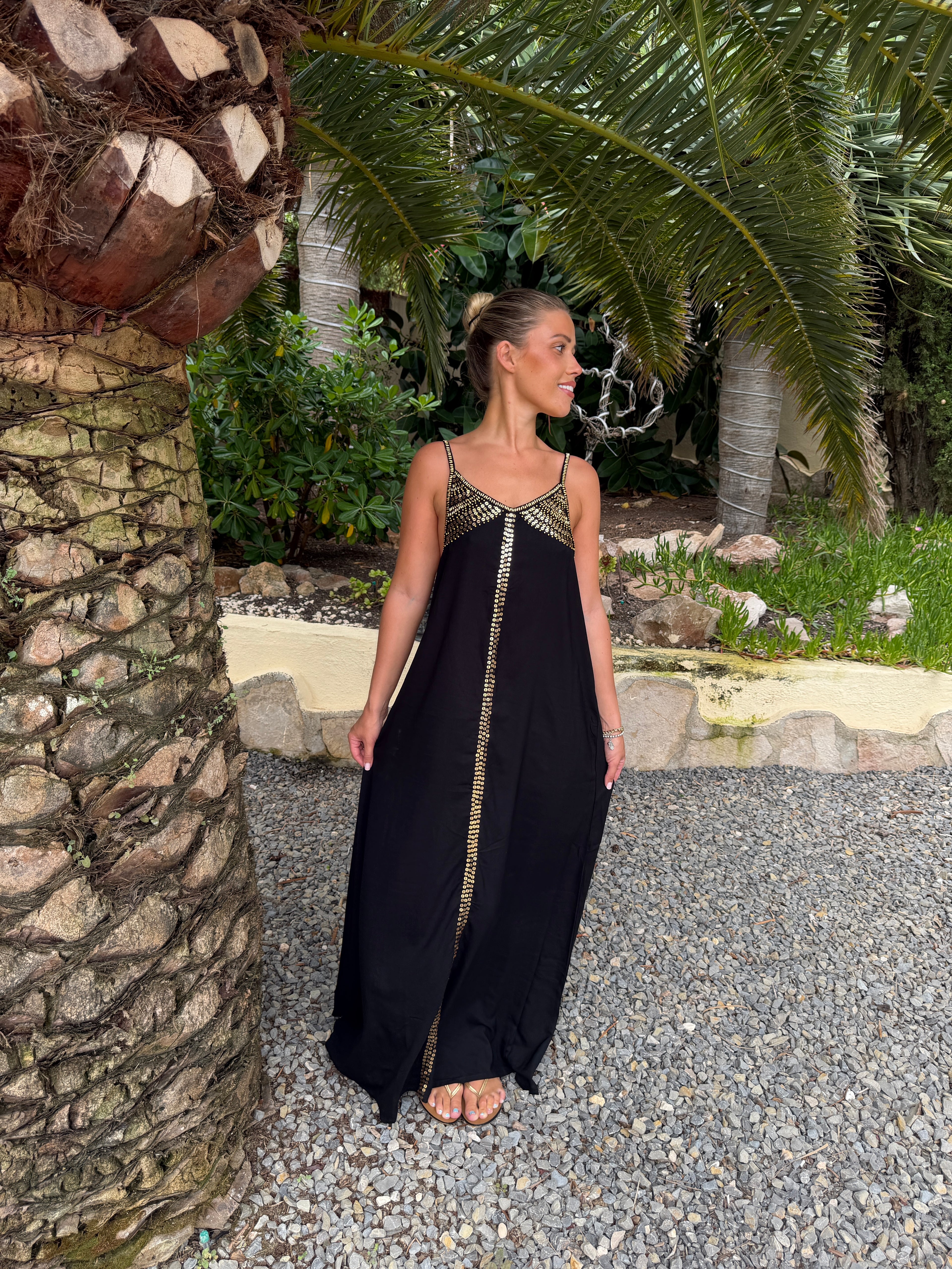 Theia Limited Edition Dress: Elegant hand-embroided backless dress