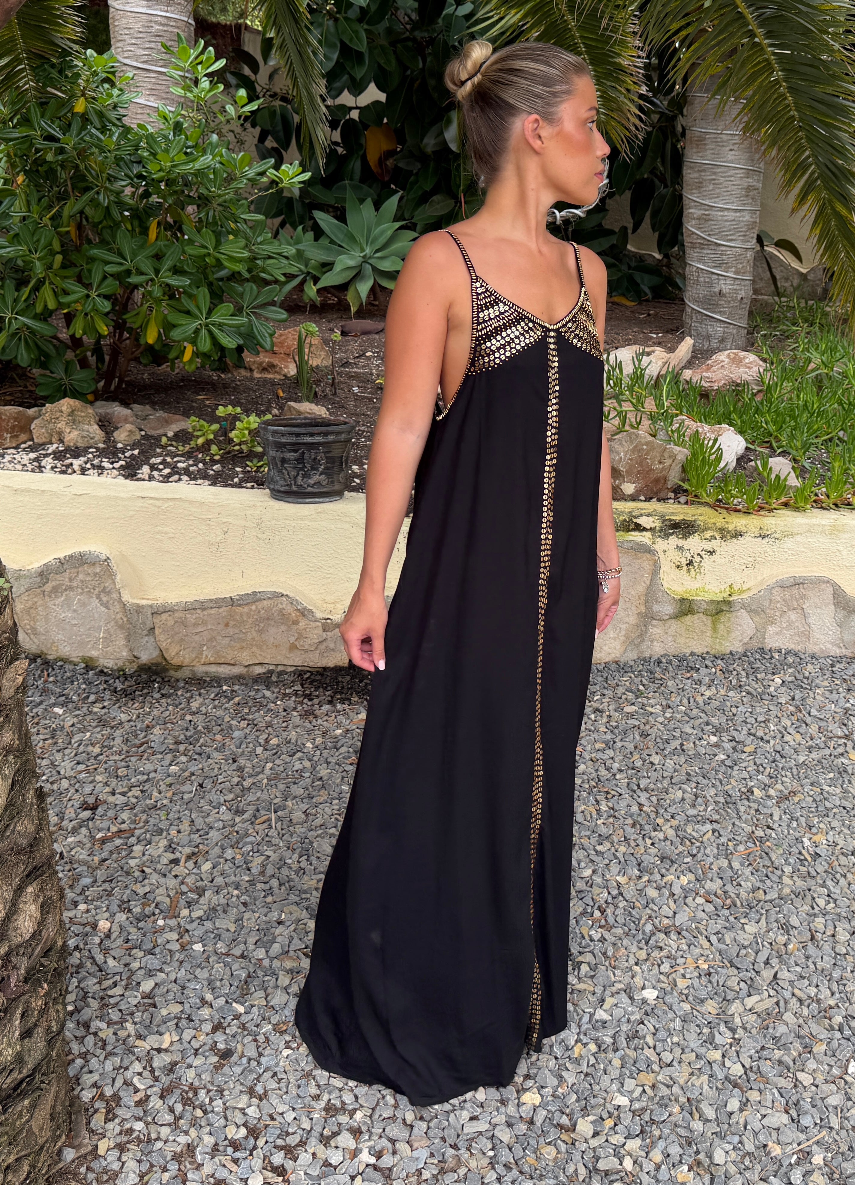 Theia Limited Edition Dress: Elegant hand-embroided backless dress
